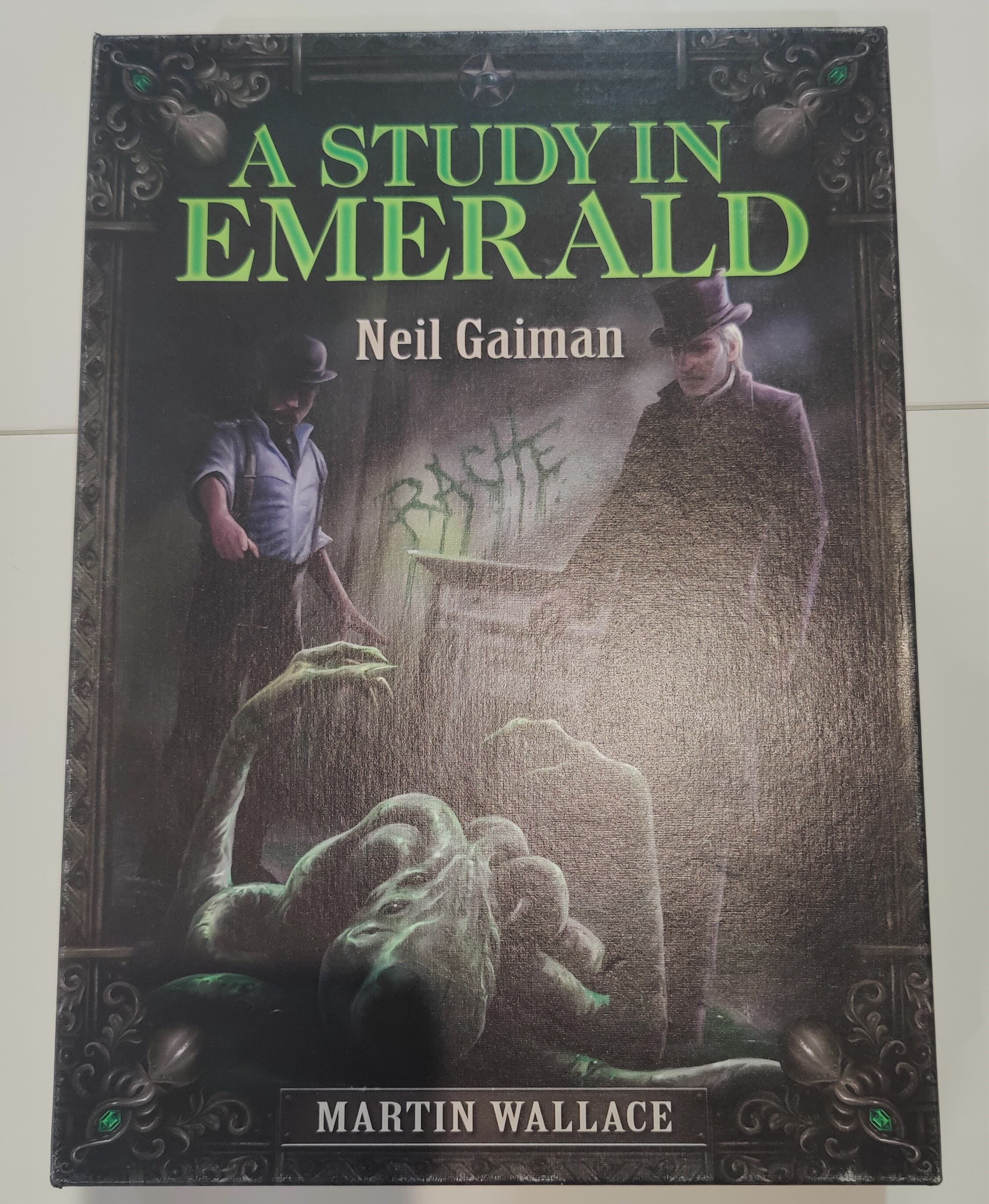 A study in emerald vista previa 6